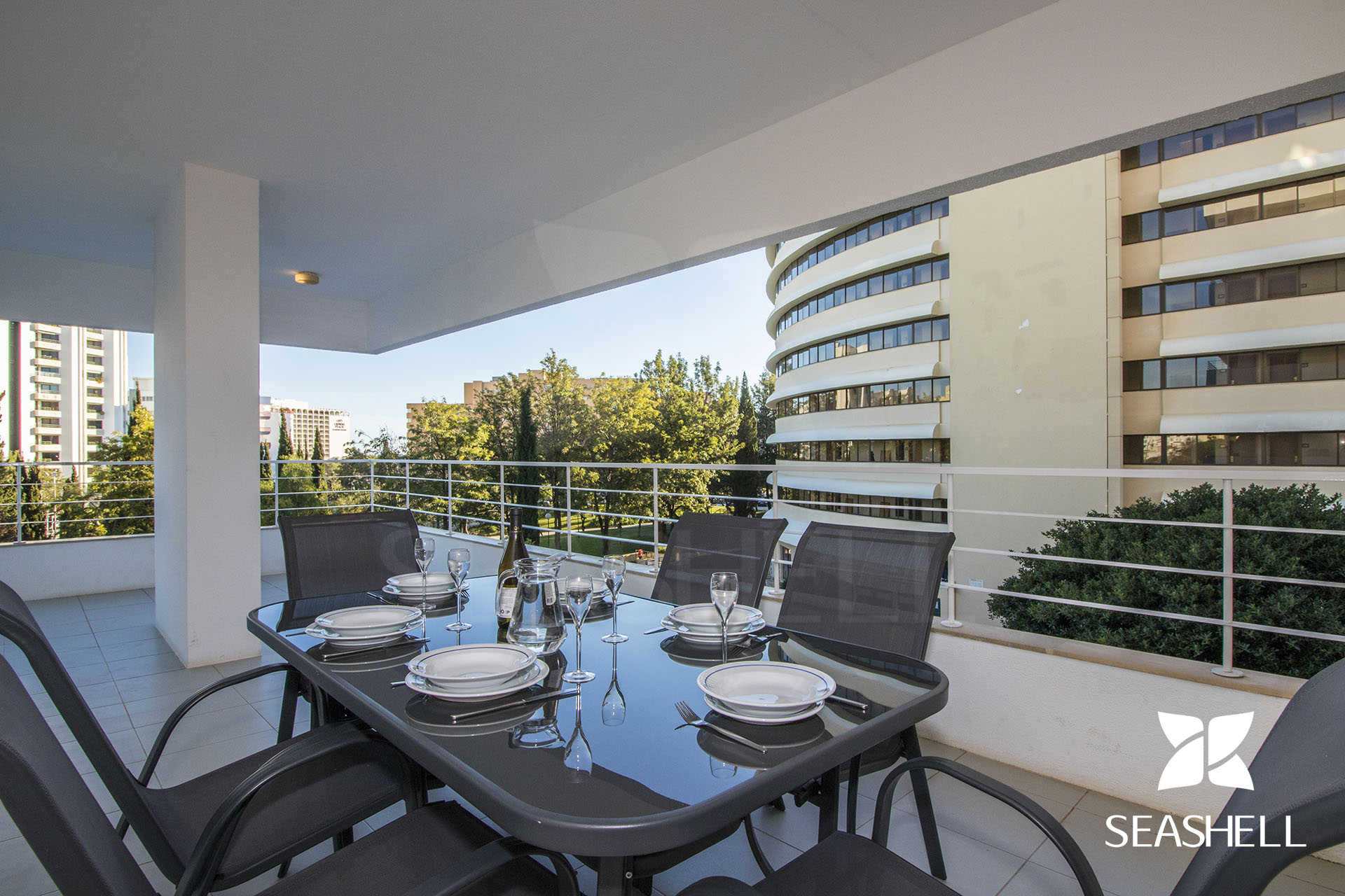 Iris Apartment Image 5