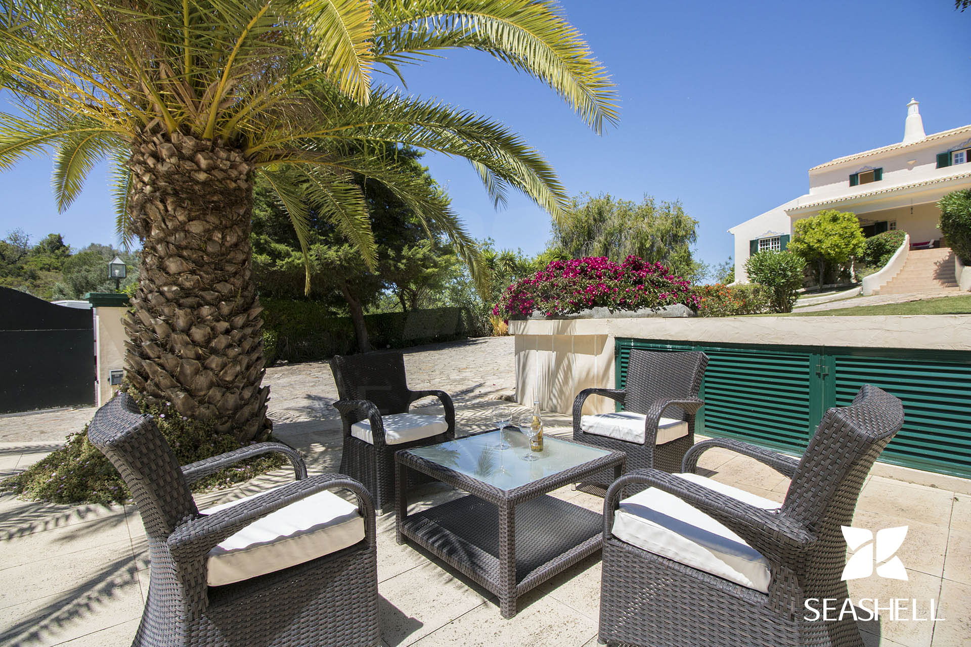 Villa Caravela Garden Image 8