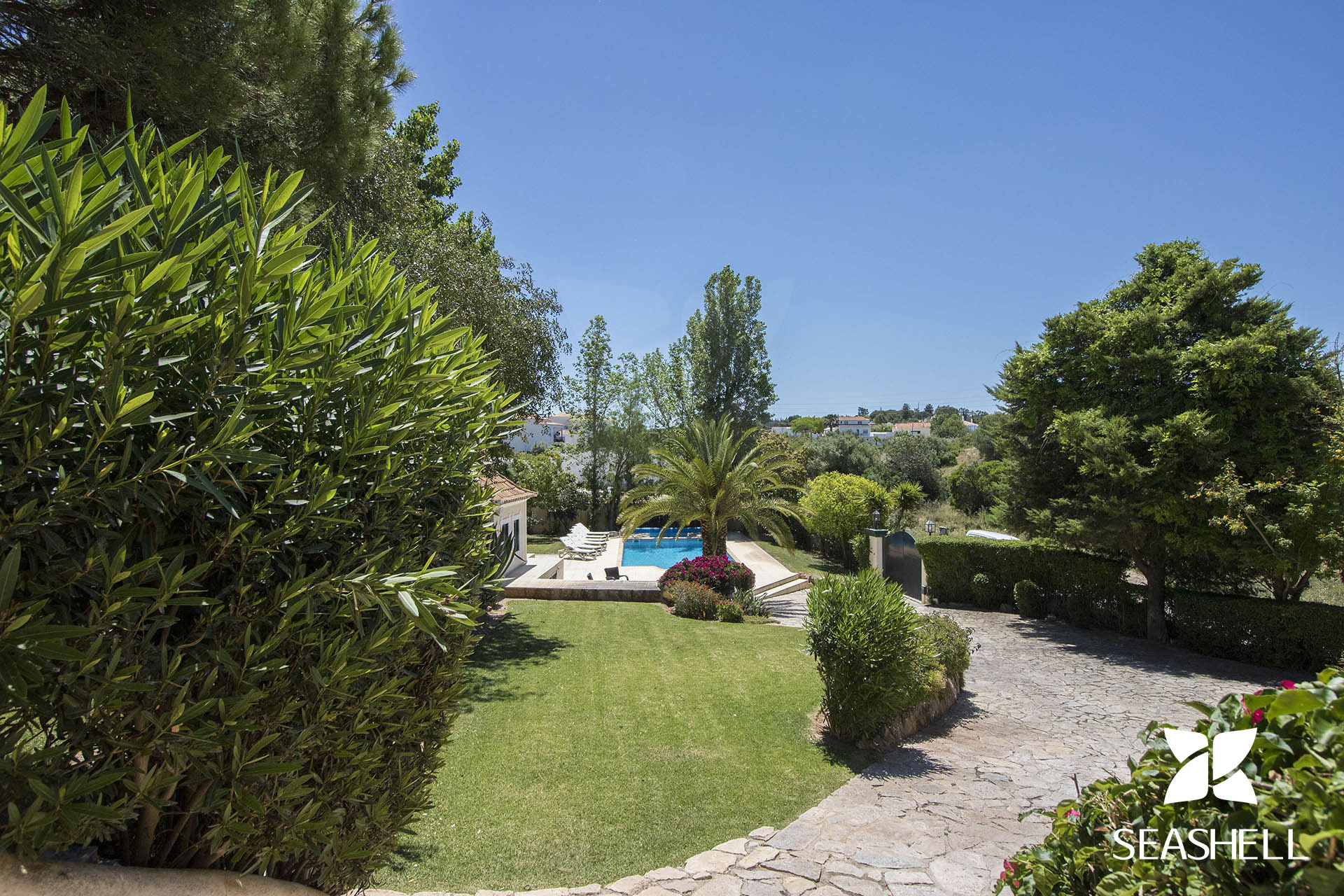 Villa Caravela Garden Image 37