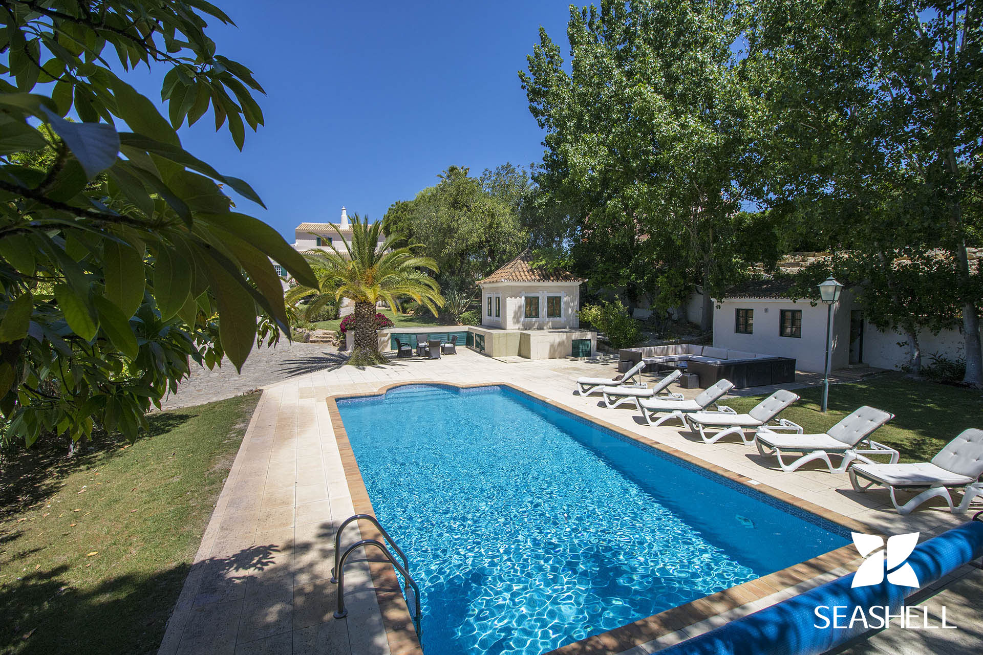 Villa Caravela Garden Image 44