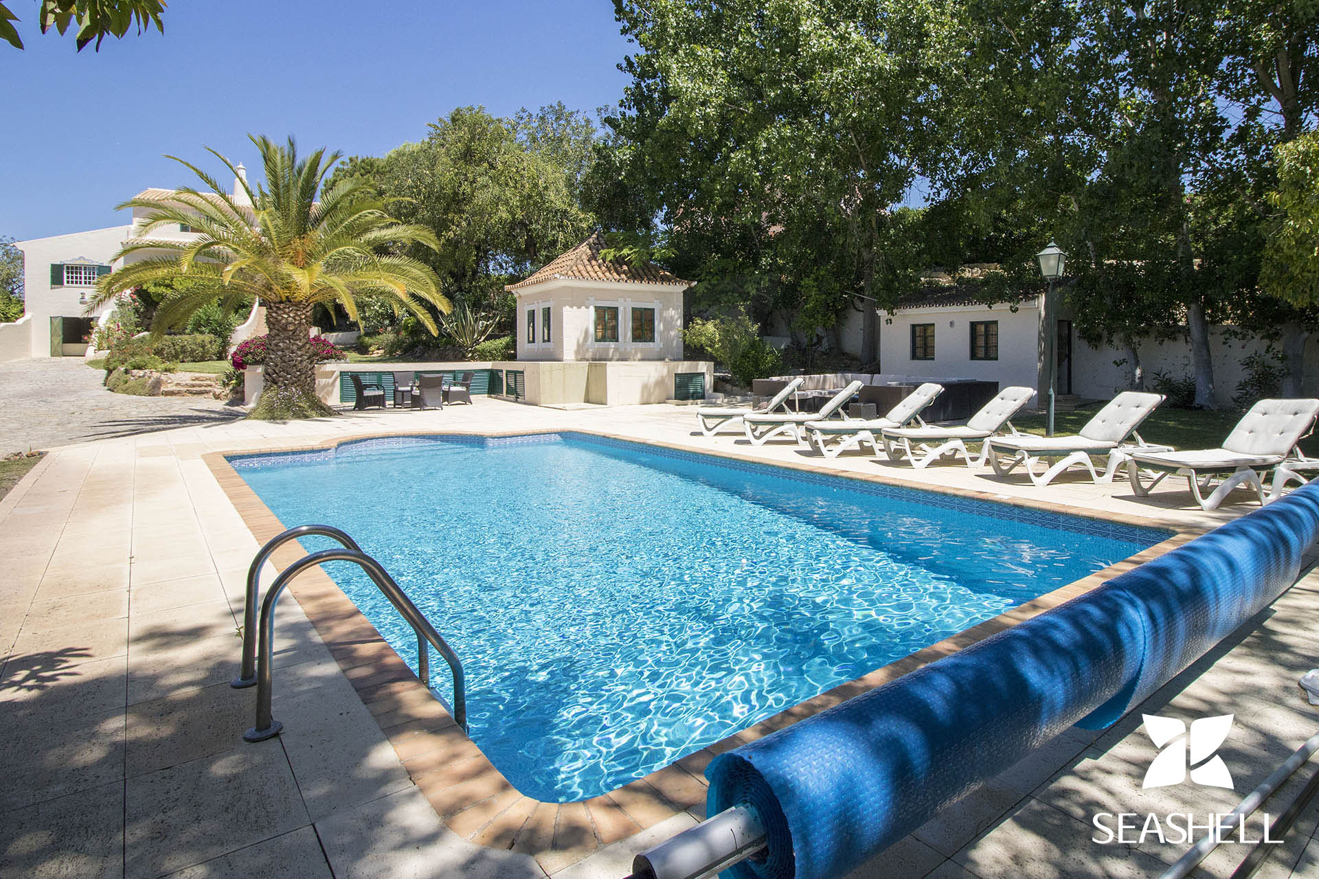 Villa Caravela Garden Image 6